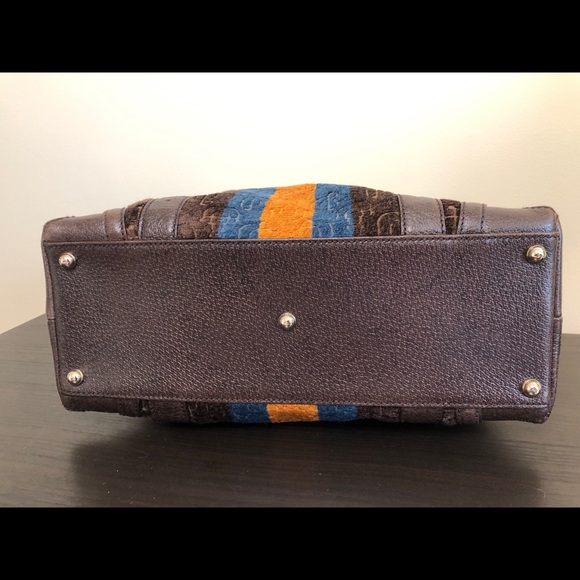 Gucci suede bag - like new authentic - Picture 5 of 8